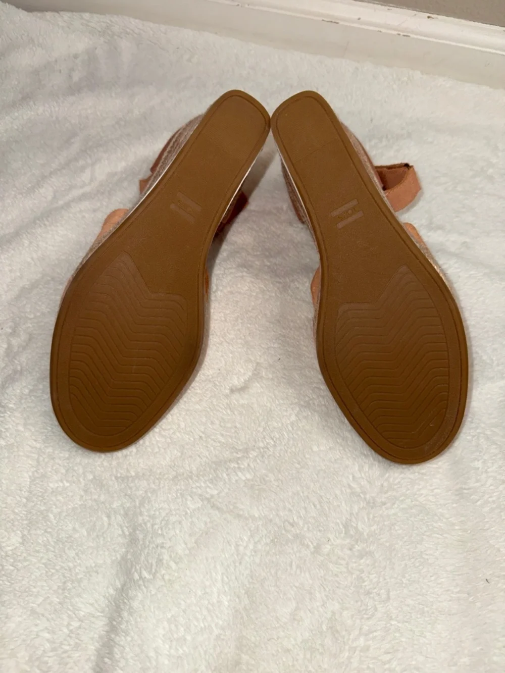 Toms Women's Marisol Beige Peach Suede Espadrille Wedge Sandal - Sz 9.5, NWOB